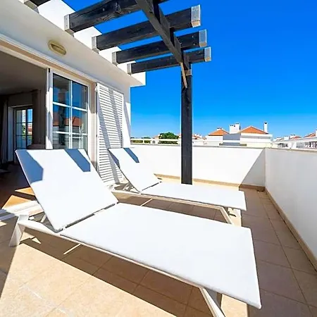 Fresh & Breezy Otel 4*